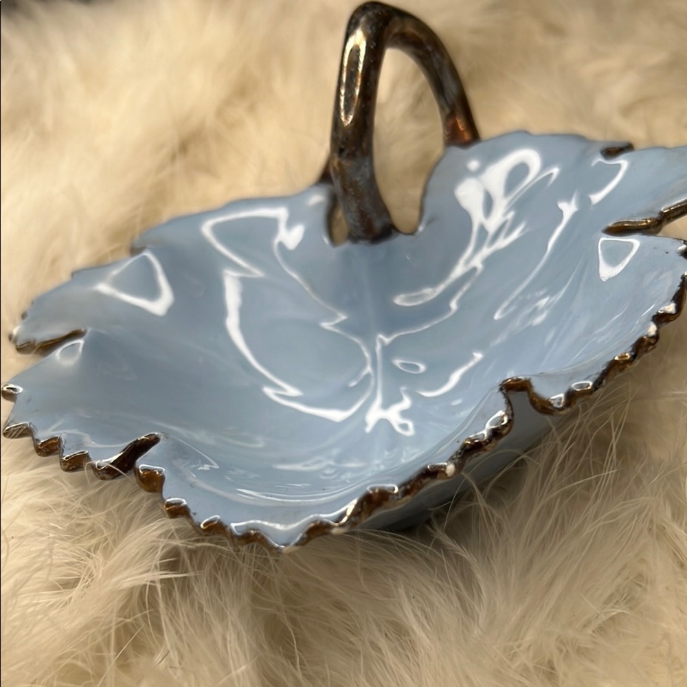 MCM Vintage Patina Baby Blue Ceramic Maple Leaf Dish JewelryHolder Art Sculpture - Picture 5 of 11
